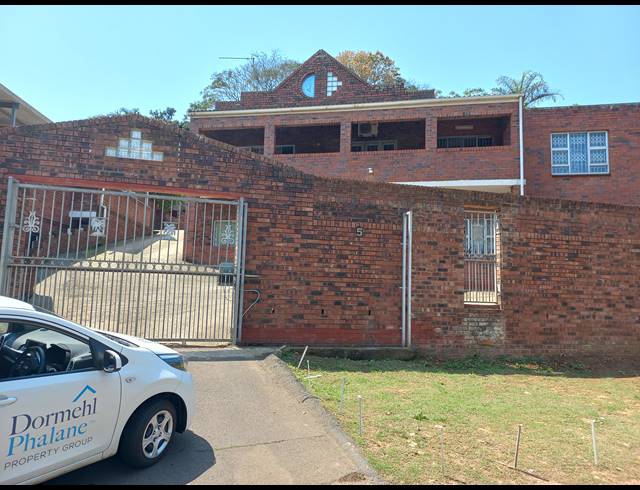 11 BEDROOM FREEHOLD FOR SALE IN WESTRIDGE